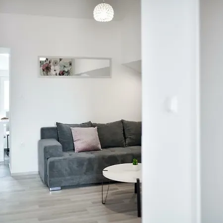 Grey Old Town Apartman *