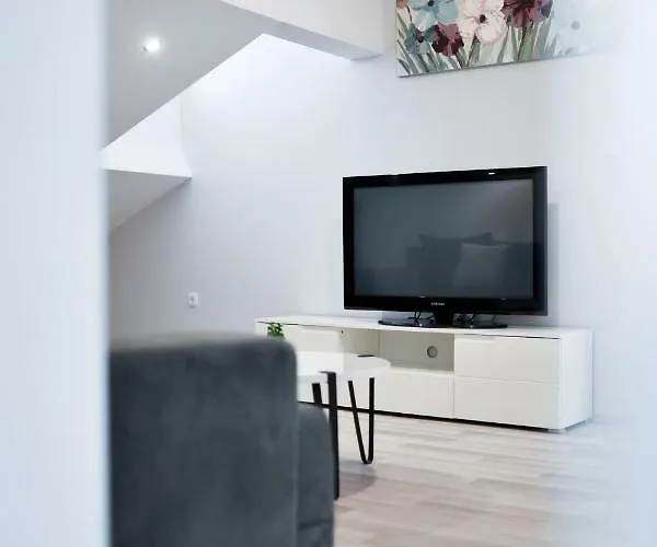 Grey Old Town Apartman *