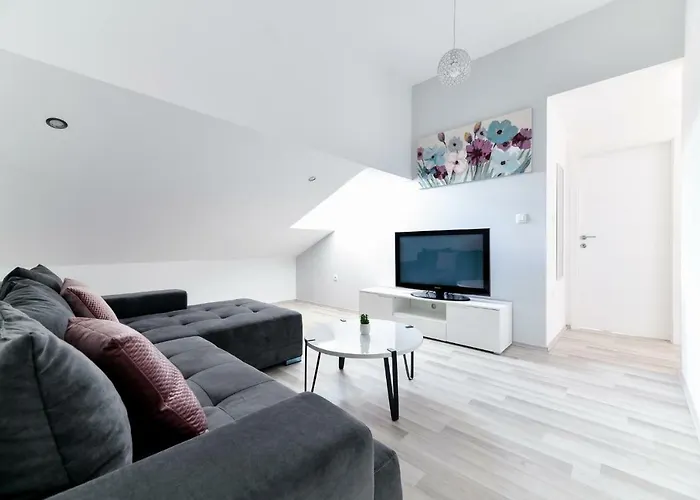 Grey Old Town Apartman