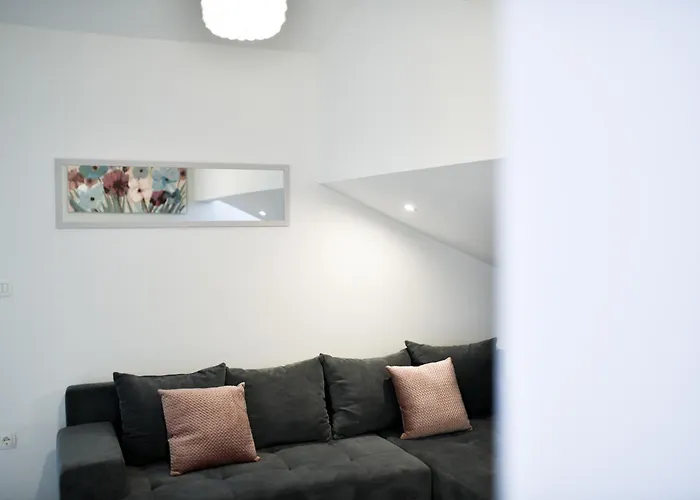 Grey Old Town Apartman